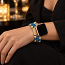 BlueIntent — pulseira com relógio usada por uma mulher, visual de noite. Imagem ilustrativa gerada por IA; relógio não incluído.