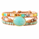 GentleTide — Pulseira Boho Verde sobre fundo branco
