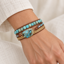 Pulseira SKB1910032 Gold usada por uma mulher — imagem ilustrativa gerada por IA